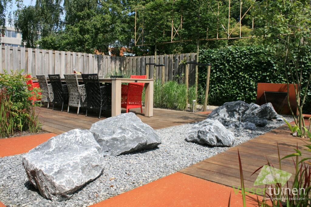 3830 visser tuinen amstelveen corten cortenstaal zwerfboulders boulders water element deckingterrace garden furniture 1